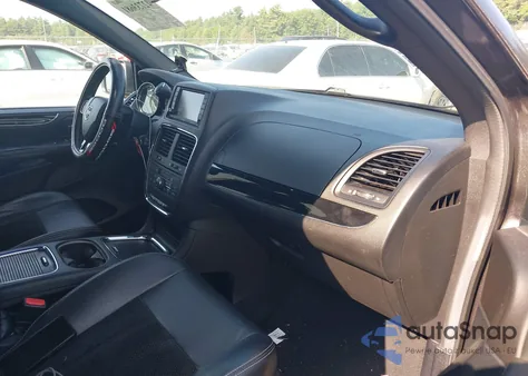 2018 Dodge Grand Caravan Sxt z USA, uszkodzony, nr VIN 2C4RDGCG5JR328714